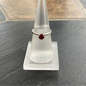 Elegant Sterling Silver 925 Ring with cubic zirconium Red Gemstone size 6